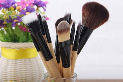 化妆用品按照功能可以分成什么？