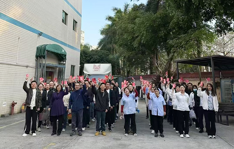 春节的喜庆气氛仍未消散，新的征程已然拉开序幕。糖心VLOG在线观看今日正式开工啦！！